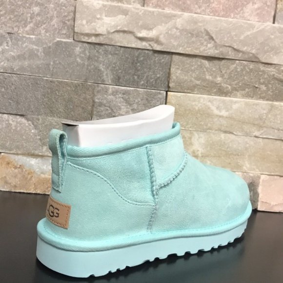 🎁 UGG Womens Classic Ultra Mini Ankle Boot - Picture 9 of 9